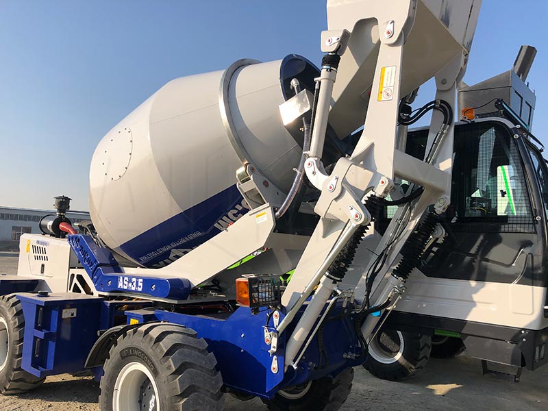 Self Loading Concrete Mixer Truck